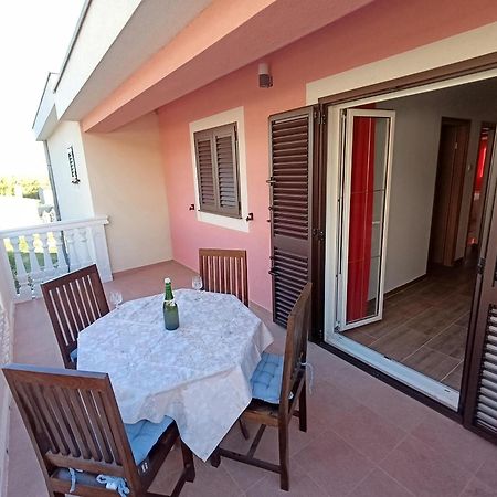 Apartmani Peko Pag Town Esterno foto