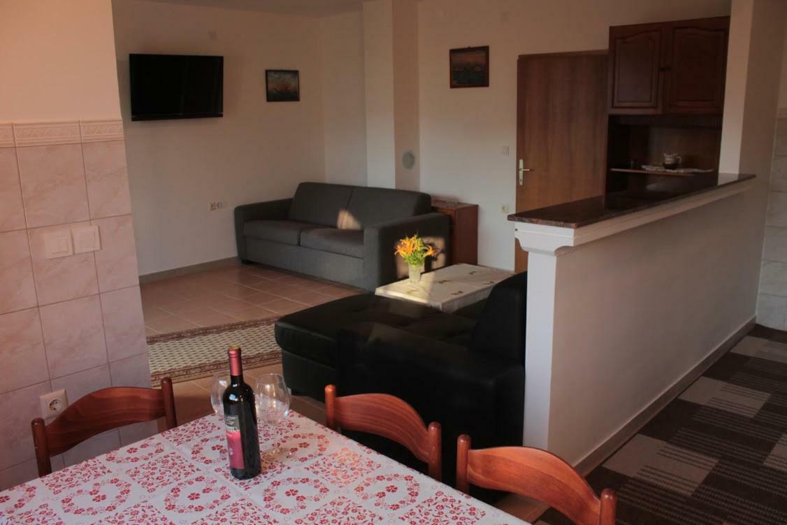 Apartmani Peko Pag Town Esterno foto
