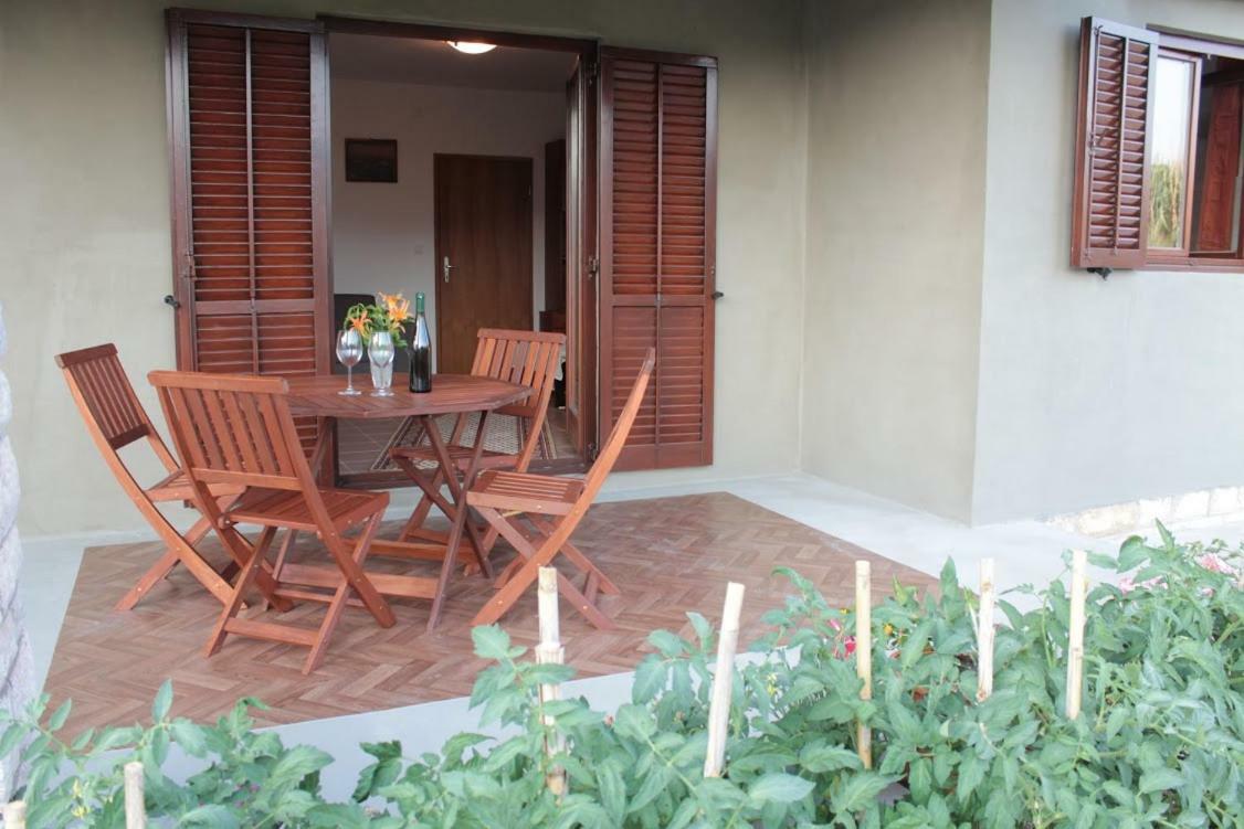 Apartmani Peko Pag Town Esterno foto